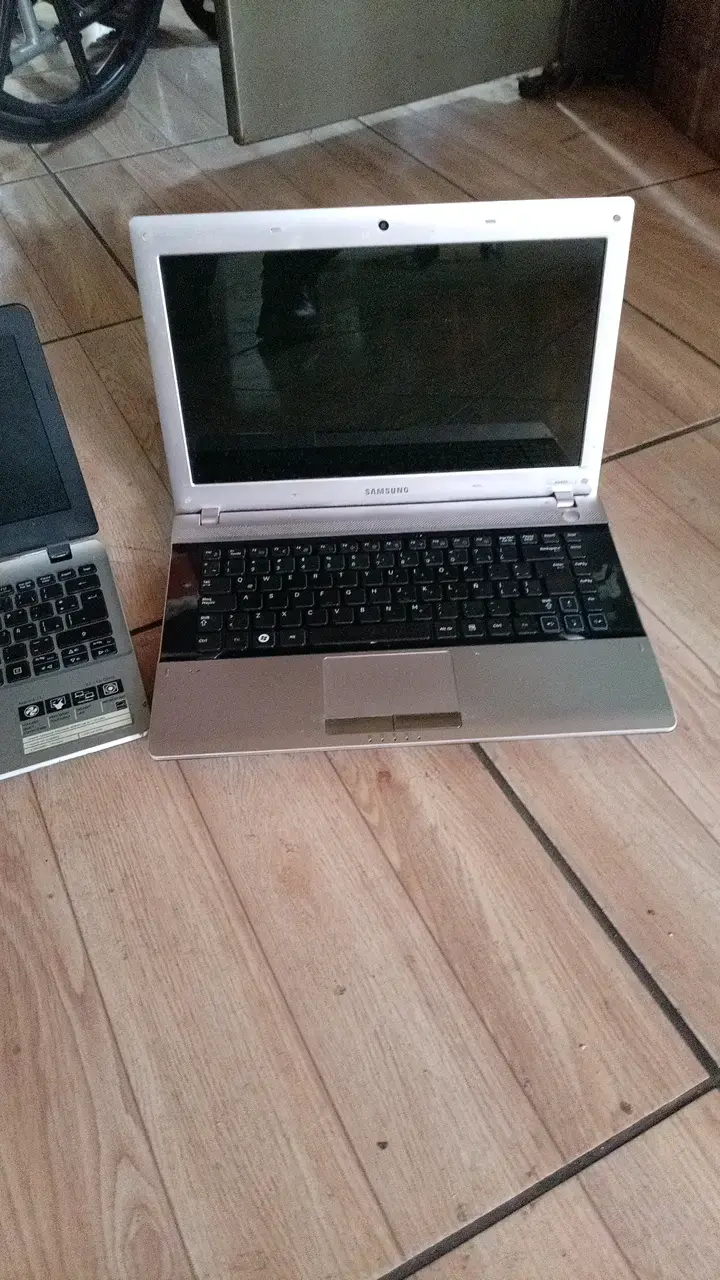 Lote de laptops usadas de varias marcas - 5