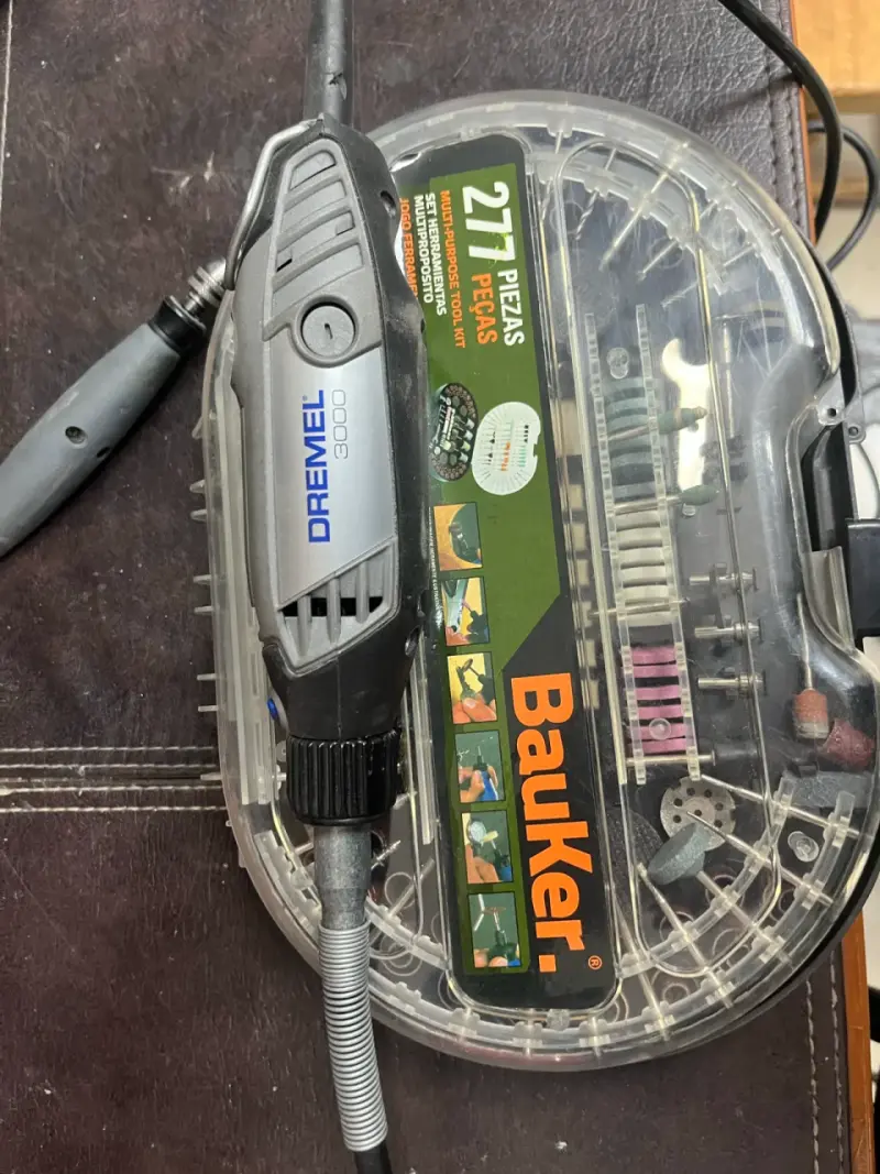 Herramienta rotativa Dremel 3000 con kit Bauker 277 piezas - 2
