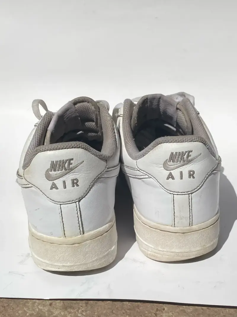 Zapatillas deportivas blancas Nike Air usadas - 3