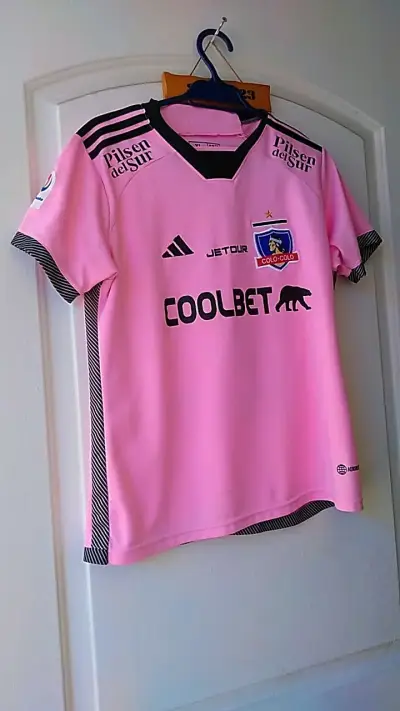 Camiseta rosa Colo-Colo edición especial - miniatura 1