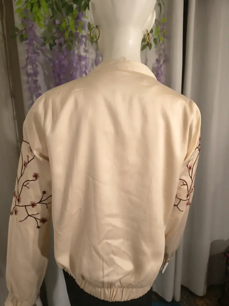 Chaqueta Bomber Beige Bordada Vero Moda - 3