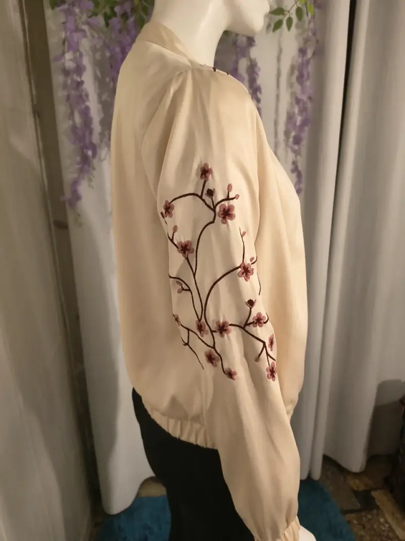 Chaqueta Bomber Beige Bordada Vero Moda - 4