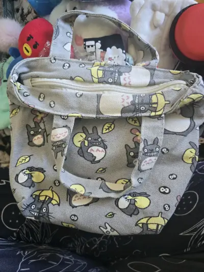 Bolso de mano con diseño de Totoro - miniatura 3