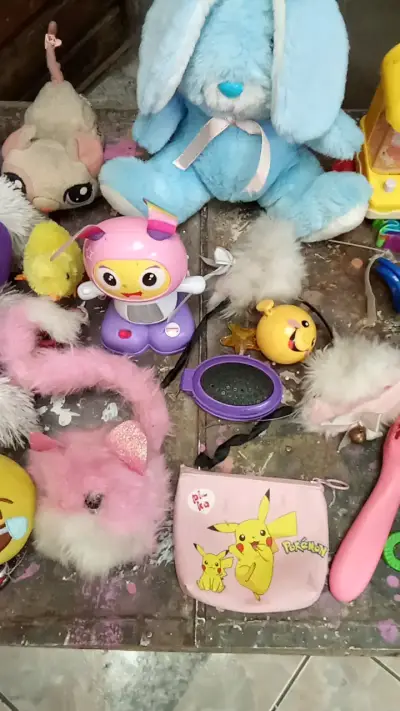 Lote de juguetes y accesorios variados para niños - miniatura 3