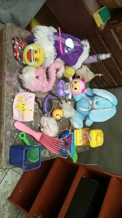 Lote de juguetes variados para niños - miniatura 1