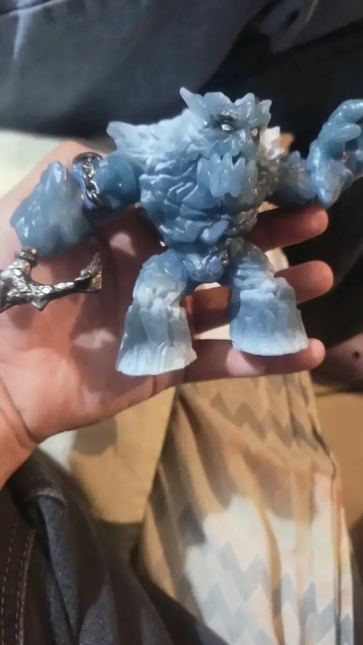Figura de acción monstruo de hielo - 2