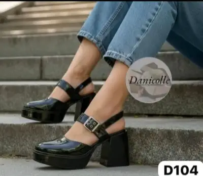 Zapatos de Tacón Negro Charol con Hebilla - miniatura 3