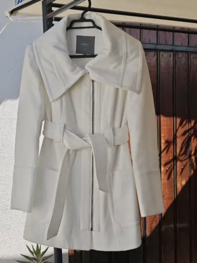 Abrigo blanco talla 38 elegante con cinturón - miniatura 1