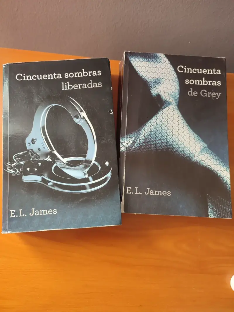 Libros Cincuenta Sombras de Grey y Liberadas de E.L. James - 2