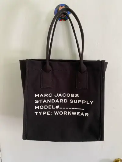 Bolso negro Marc Jacobs estilo workwear - miniatura 1