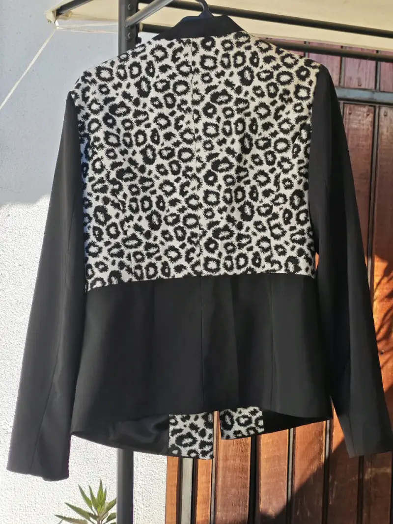 Blazer negro S con estampado animal print - 2