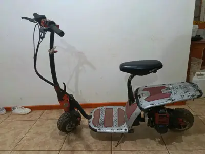 Scooter a motor mezclero Motovox con asiento - miniatura 1