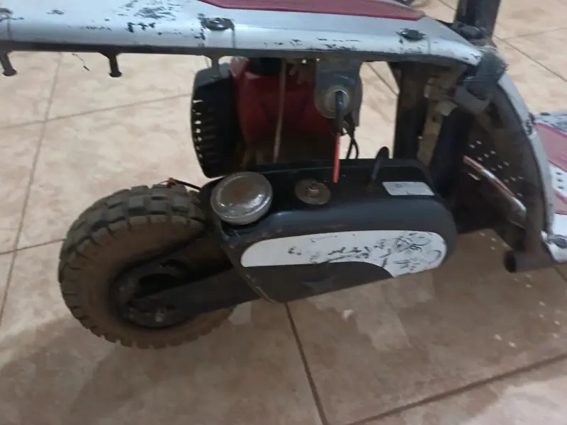 Scooter a motor mezclero Motovox con asiento - 3