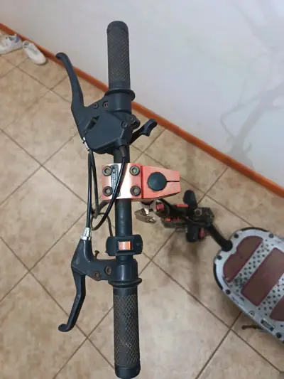 Scooter a motor mezclero Motovox con asiento - miniatura 5