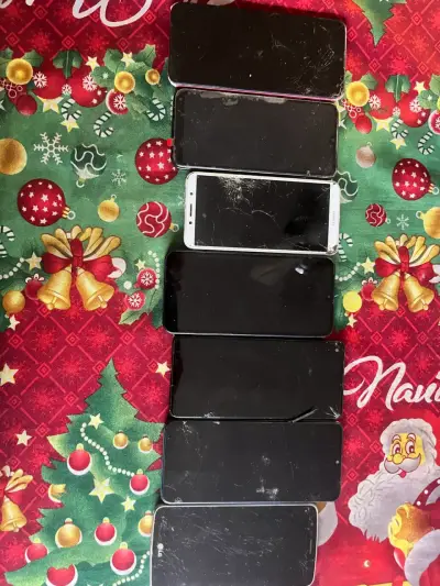 Lote de celulares para repuestos o reparación - miniatura 1