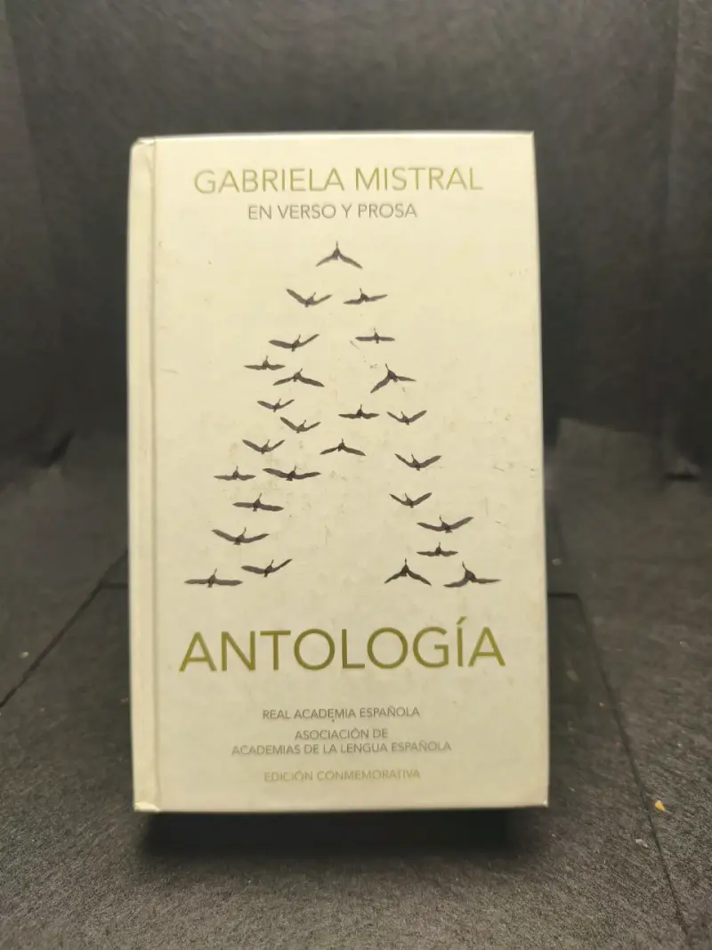 Libro Antología de Gabriela Mistral en Verso y Prosa - 1