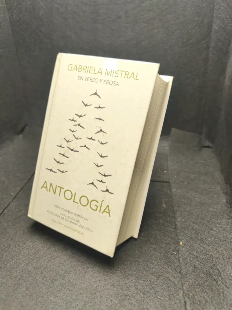 Libro Antología de Gabriela Mistral en Verso y Prosa - 3