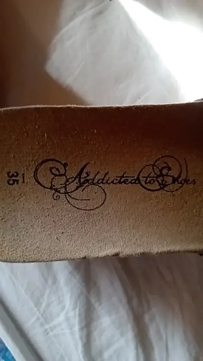 Sandalias doradas con brillo talla 35 - miniatura 6