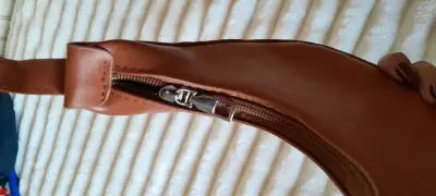 Cartera de cuero marrón con cierre metálico - miniatura 3