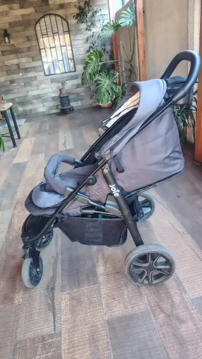 Coche de bebé Joie con silla de auto gris - miniatura 1