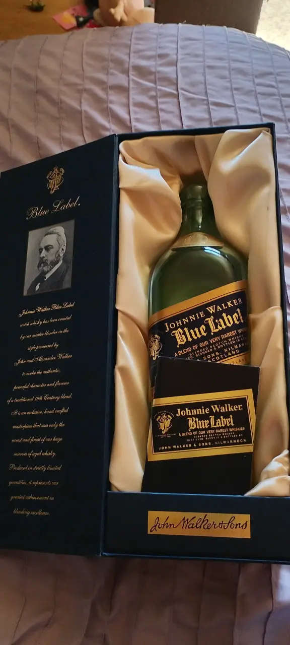 Whisky Johnnie Walker Blue Label en caja de lujo - 1