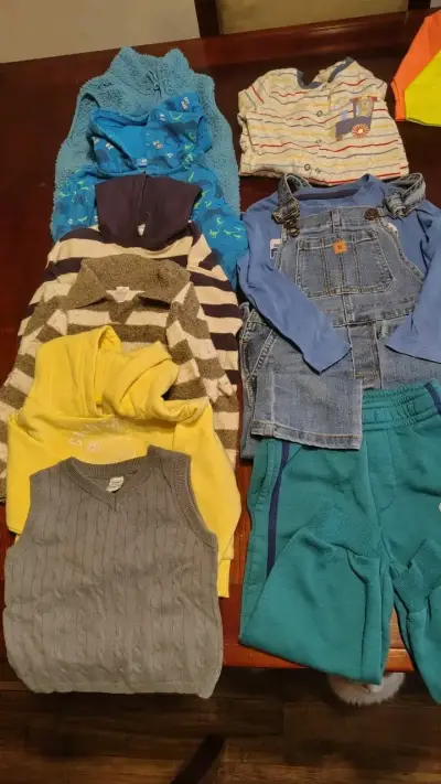 Lote de ropa infantil variada para niño - miniatura 1