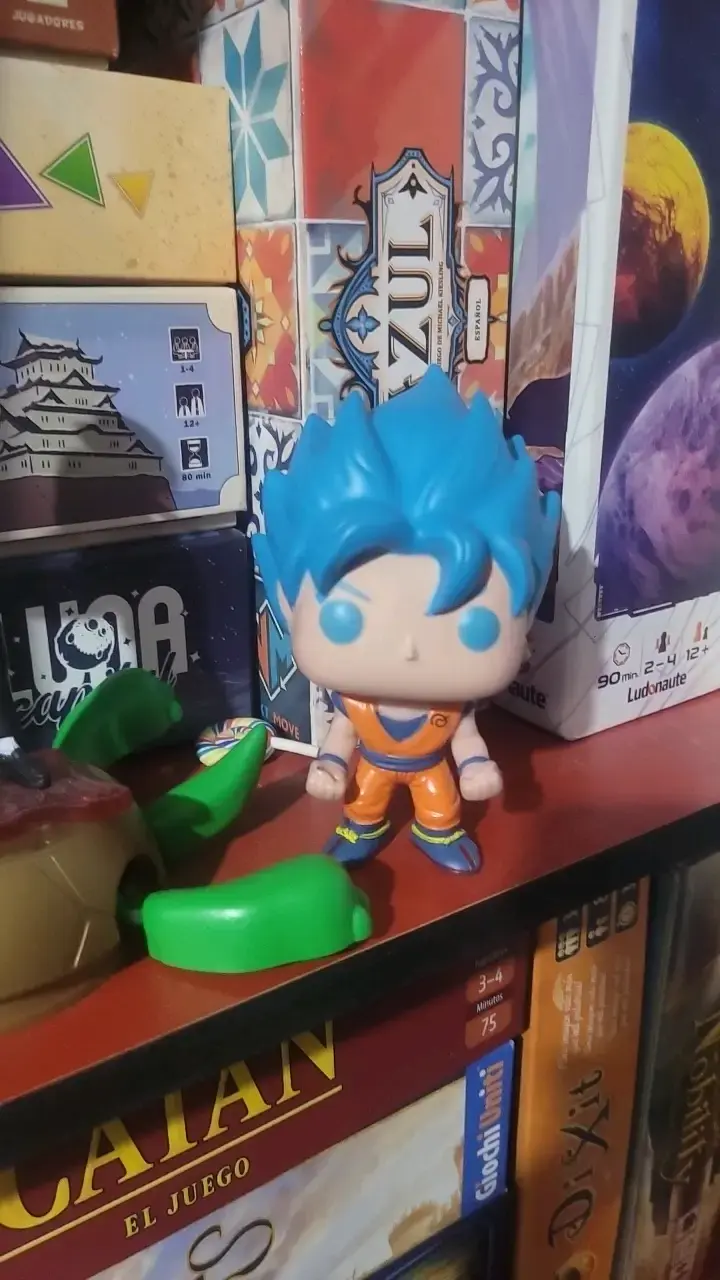 Figura de colección Super Saiyan Blue - 1