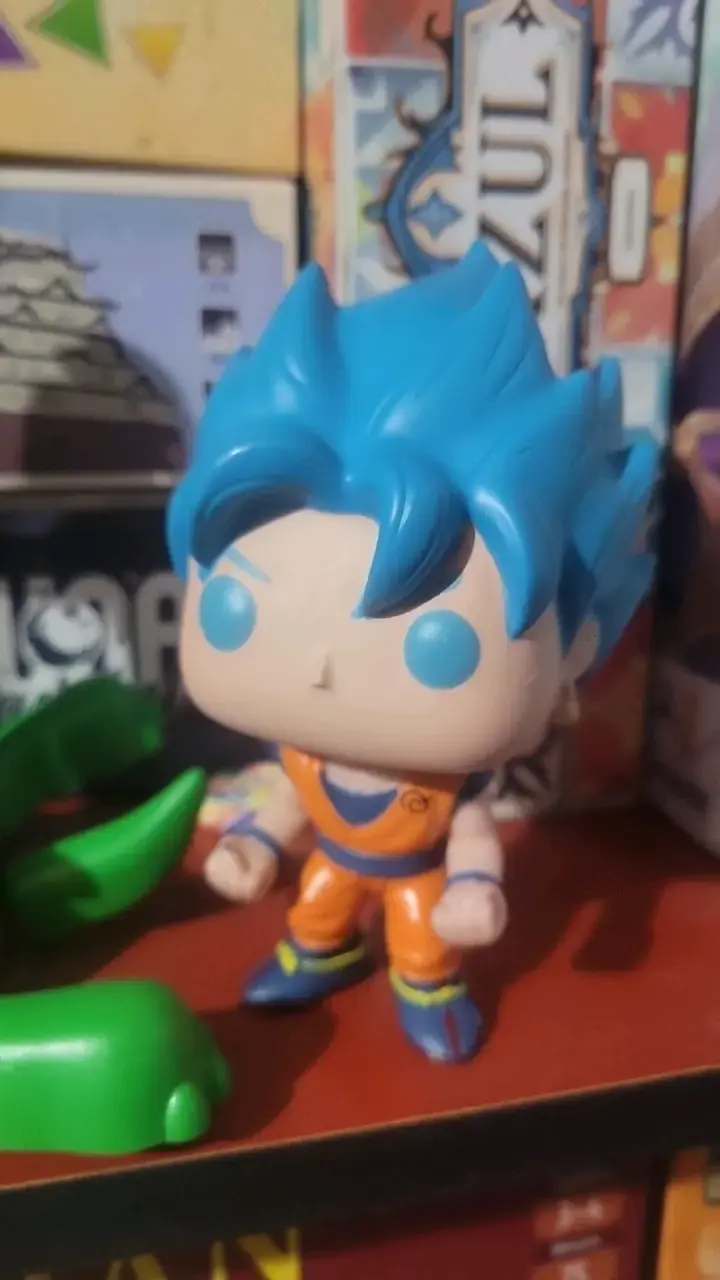 Figura de colección Super Saiyan Blue - 2