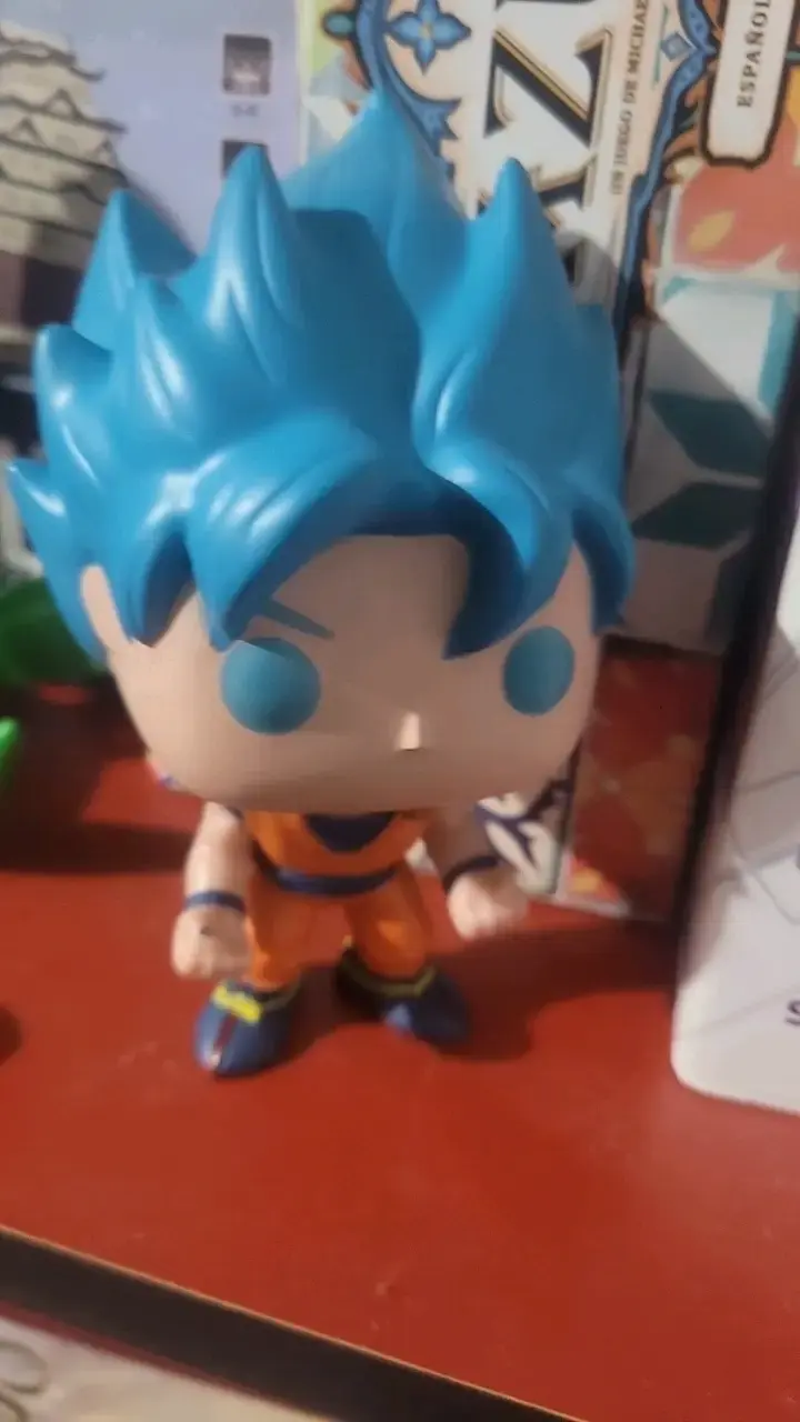 Figura de colección Super Saiyan Blue - 4
