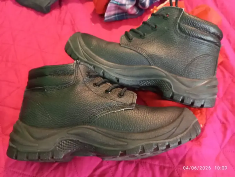 Botas de seguridad negras antideslizantes - 3