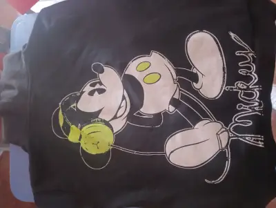 Polerón Negro con Diseño de Mickey Mouse - miniatura 2