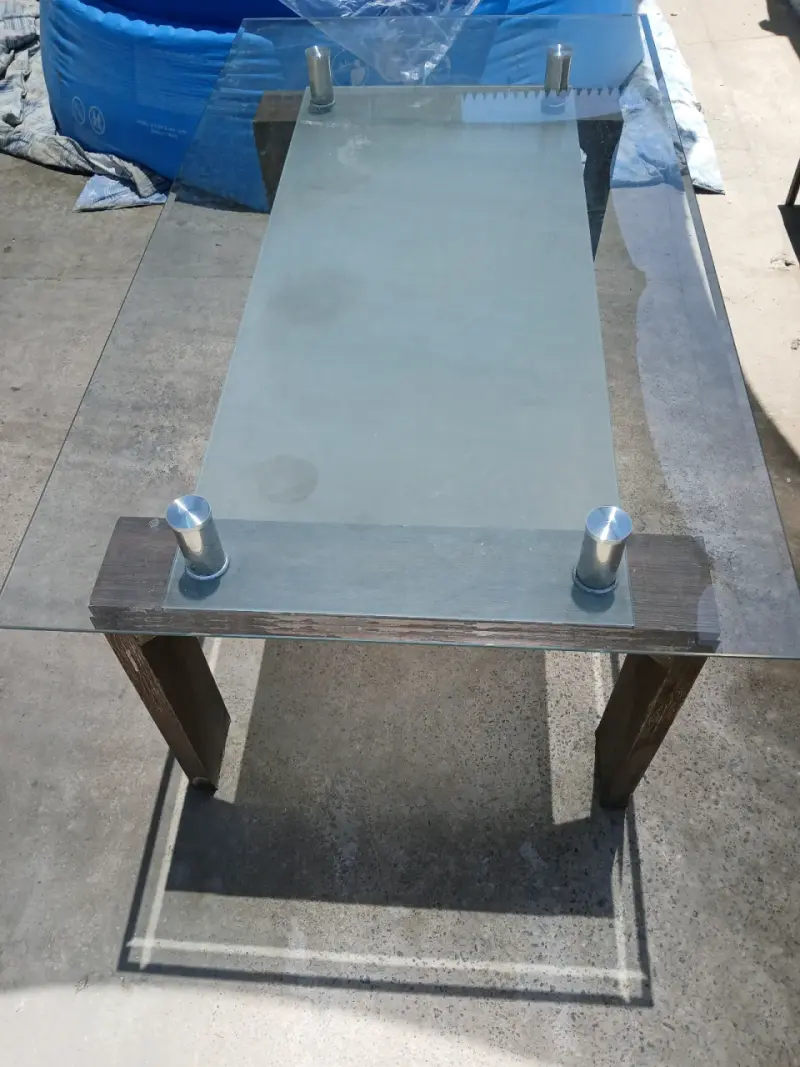 Mesa de comedor con vidrio templado biselado - 3