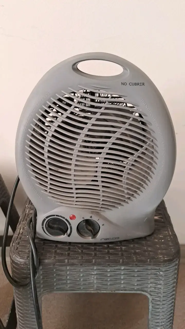 Calefactor eléctrico portátil Recco gris