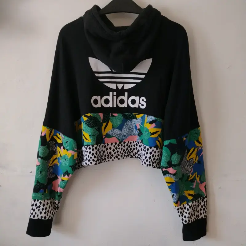 Polerón Adidas con diseño floral para mujer - 2