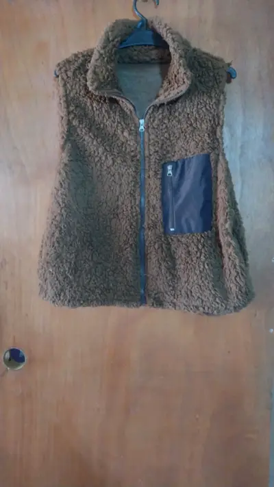 Vendo ropita de mujer y mochilas - miniatura 2