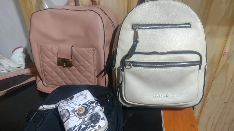Vendo ropita de mujer y mochilas - 5
