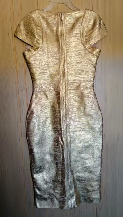 Vestido de fiesta dorado brillante - miniatura 2