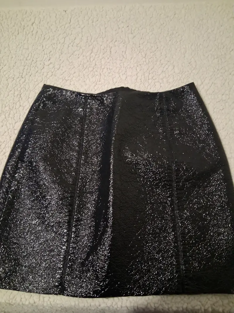 Falda corta negra brillante para mujer - 2