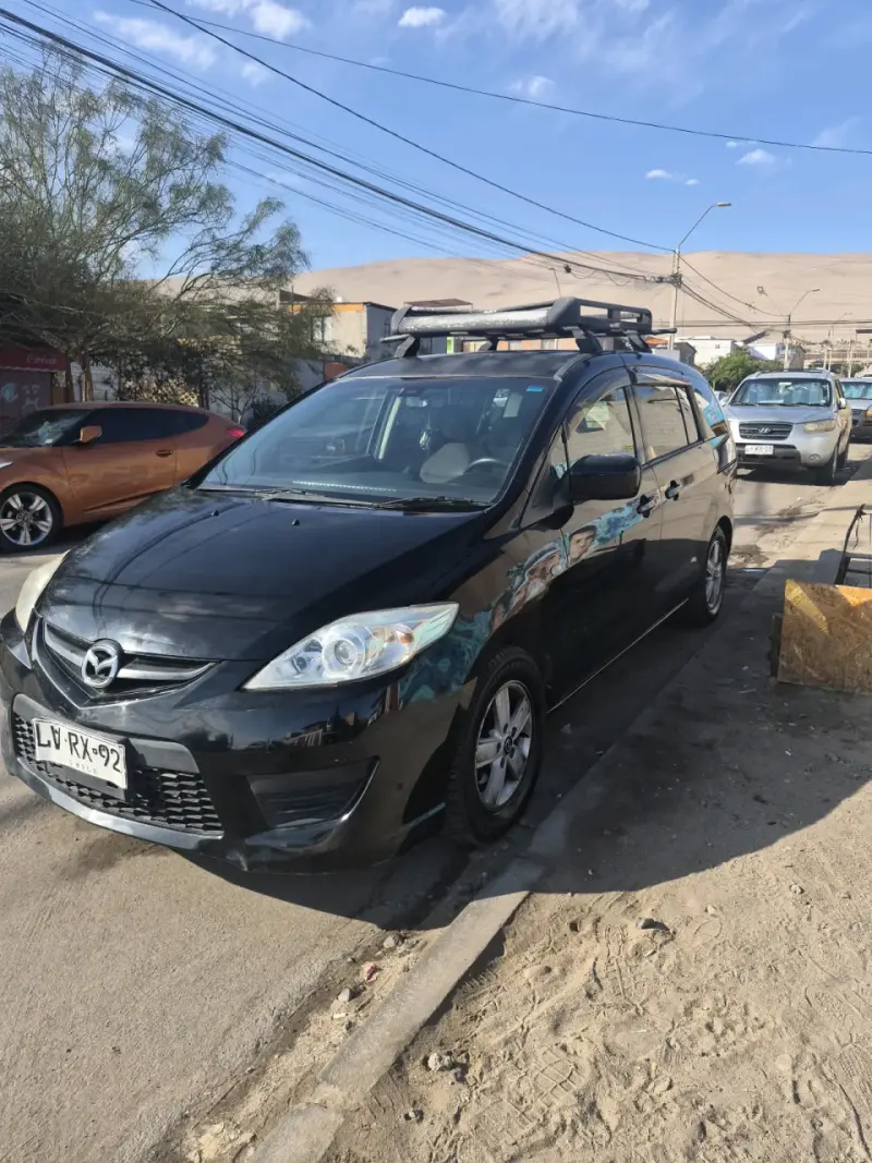 Mazda 5 Familiar 2008 en Buen Estado - 1