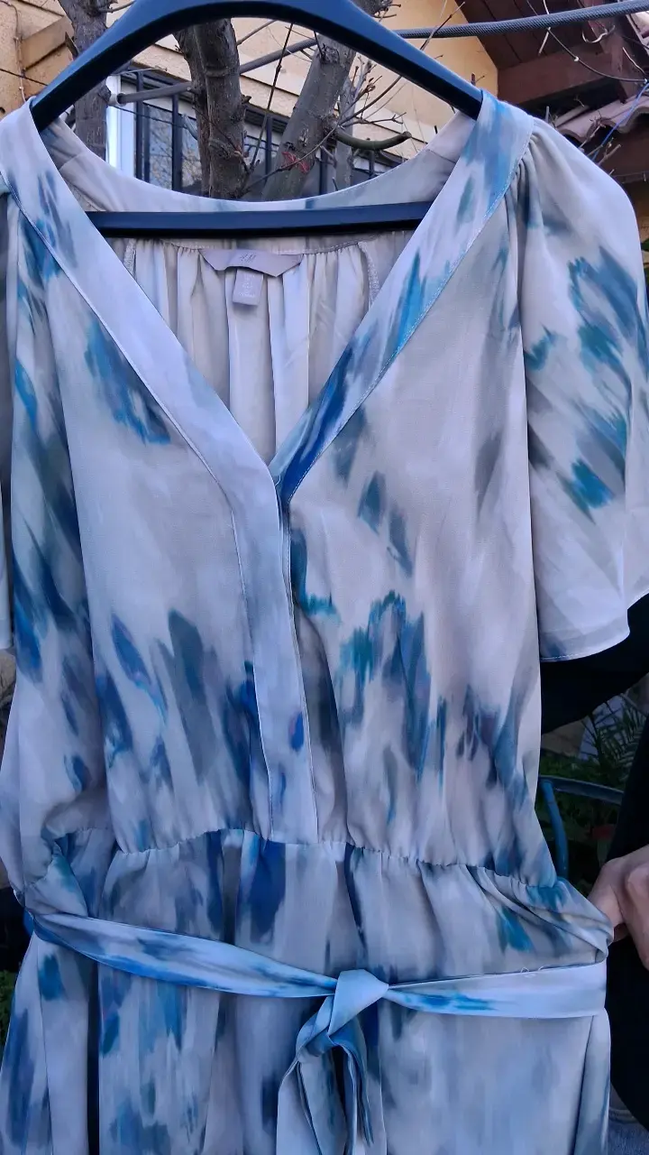 Vestido estampado azul y blanco H&M - 3