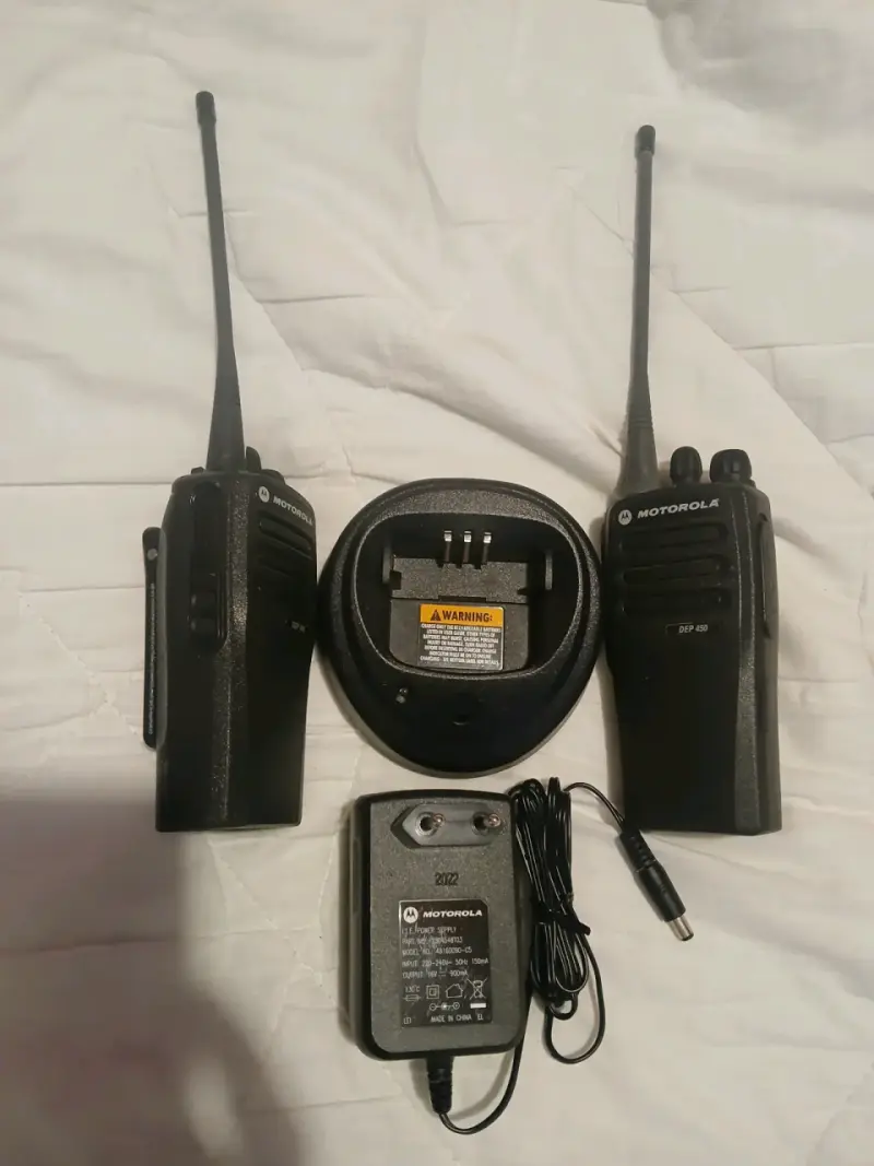 Radios Motorola DEP450 con cargador - 2
