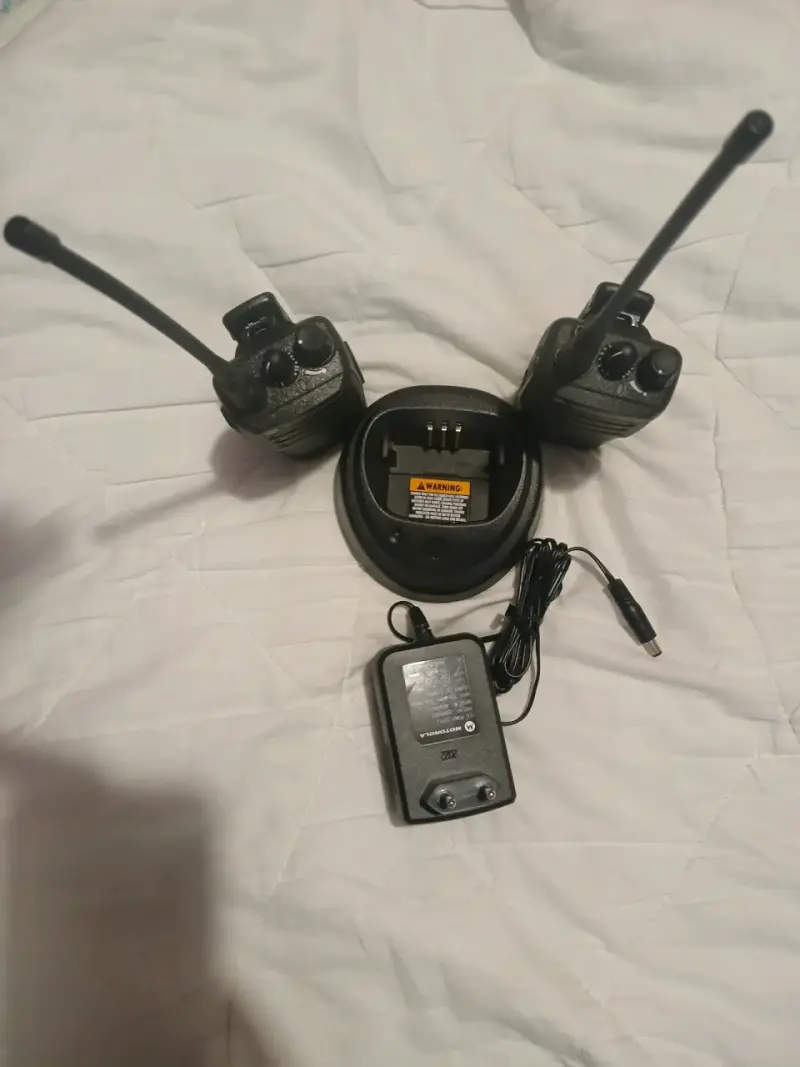 Radios Motorola DEP450 con cargador - 3