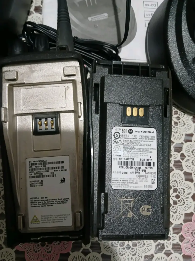 Radios Motorola DEP450 con cargador - 5