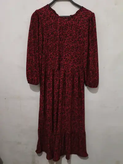 Vestido largo rojo con estampado floral - miniatura 2