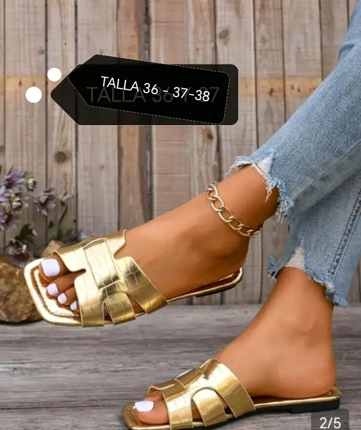Zapatos planos negros con detalle dorado talla 38 - 2