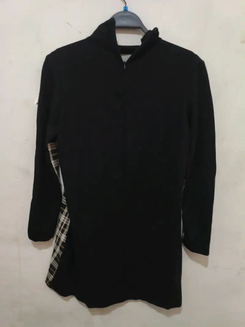 Vestido corto de cuadros negro y beige - 3