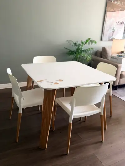 Juego de Comedor Moderno Blanco con Sillas - miniatura 1
