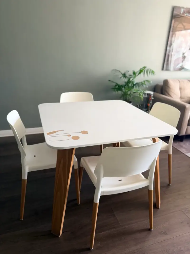 Juego de Comedor Moderno Blanco con Sillas - 2