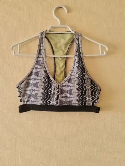Top deportivo estampado para mujer - miniatura 1