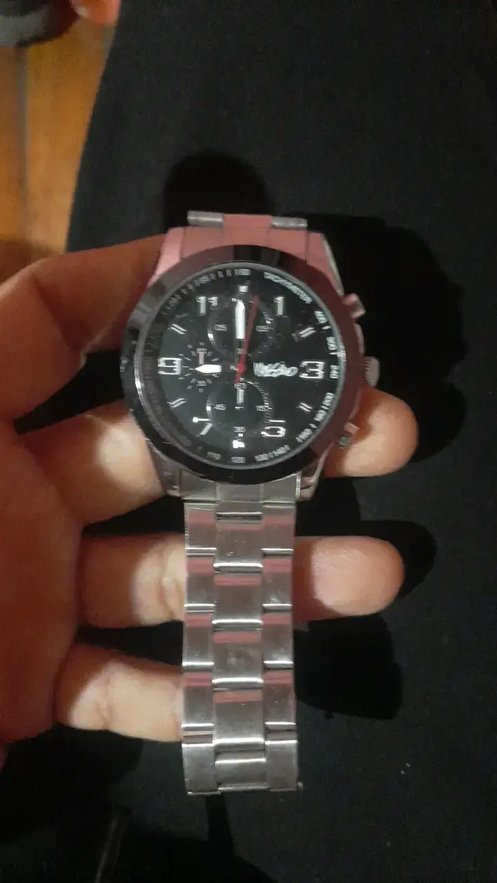 Reloj de pulsera metálico con cronógrafo - 1
